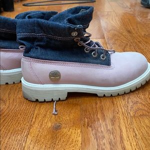 SOLD 💕 Pink Timberland boots